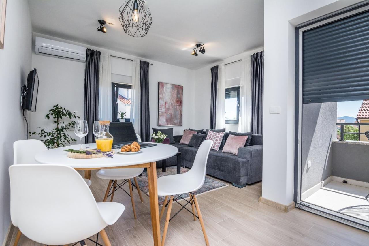 Maella Apartman Zára