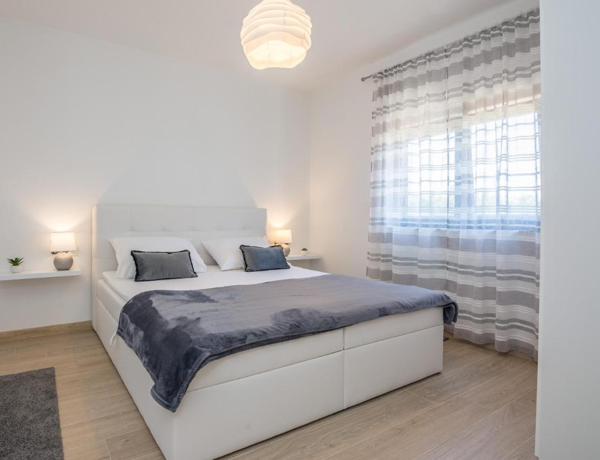 Maella Apartment *